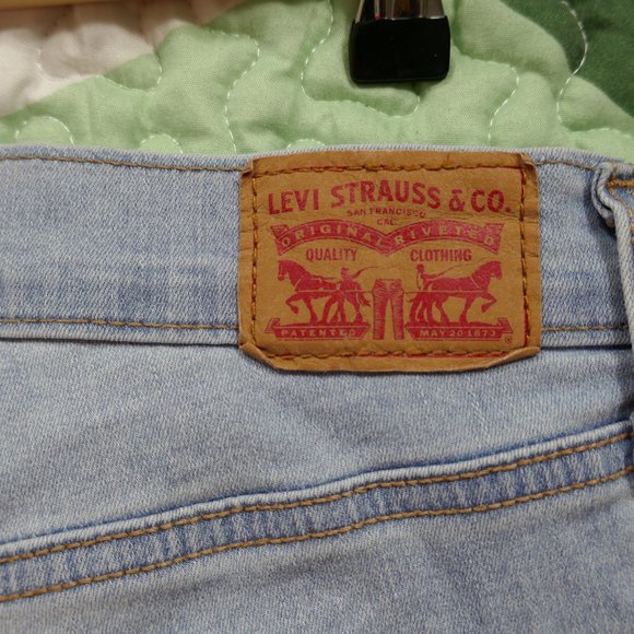 Levi's Jean Shorts Size 27 - Picture 4 of 4